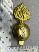 Load image into Gallery viewer, WW1 British Army 3rd Battalion City of London Regiment Gilt Cap Badge - Original - The Militaria Shop