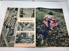 Load image into Gallery viewer, Original Dutch Language WW2 Propaganda Signaal Magazine - No.9 1942 - The Militaria Shop