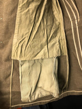 Lade das Bild in den Galerie-Viewer, Original WW2 US Army Class A Dress Jacket - Private Ryan Prop - 38" Regular - The Militaria Shop