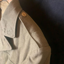 Lade das Bild in den Galerie-Viewer, Original WW2 US Army Class A Dress Jacket 1940 - Private Ryan Prop - 38" Large - The Militaria Shop