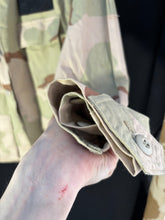 Charger l'image dans la galerie, Gulf War US Army DCU Camouflaged Combat Field Coat/Jacket - Medium/Short - The Militaria Shop