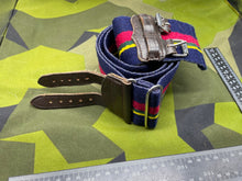 Charger l'image dans la galerie, Original British Army Royal Marines Stable Belt - 37 inch Waist - The Militaria Shop