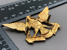 Load image into Gallery viewer, South African Regiment de Wet (1935-1966 Pattern) Cap Badge - The Militaria Shop