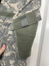 Load image into Gallery viewer, Surplus US Army ACU Combat Uniform Jacket Broken Zip-Medium XShort - The Militaria Shop