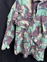 Lade das Bild in den Galerie-Viewer, Surplus British Army DPM Pattern Camouflaged Smock Combat-170/96 - The Militaria Shop