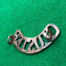 Load image into Gallery viewer, Original WW1 British Army Brass Shoulder Title - Gloster - The Militaria Shop