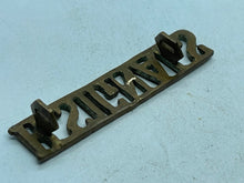Lade das Bild in den Galerie-Viewer, Original WW1 British Army Royal Signals Regiment Shoulder Title - The Militaria Shop