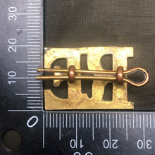Load image into Gallery viewer, Original WW1 British Army Royal Engineers RE Brass Shoulder Title - The Militaria Shop