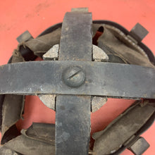 Charger l'image dans la galerie, Original WW2 British Army Mk2 Brodie Helmet Liner X Pad & Screw - 7 - 1939 Dated - The Militaria Shop