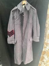 Charger l'image dans la galerie, Genuine British Army Surplus Household Guards Greatcoat Overcoat Size 188/100 - The Militaria Shop