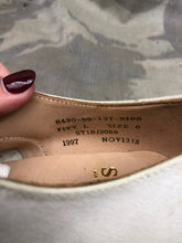 Load image into Gallery viewer, Genuine British Army Women's White Summer Shoes - WW2 Pattern - Size UK 6 L - The Militaria Shop