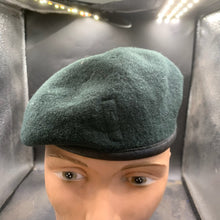 Lade das Bild in den Galerie-Viewer, Genuine British Army Forces Rifles Wool Beret - Size 54 - The Militaria Shop