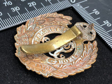 Charger l'image dans la galerie, Original WW1 British Army Royal Engineers GV Cap Badge - The Militaria Shop