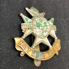 Charger l'image dans la galerie, Genuine WW2 British Army Brass Cap Badge - Sherwood Foresters - The Militaria Shop