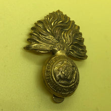Charger l'image dans la galerie, Original WW2 British Army The Royal Fusiliers City of London Regiment Cap Badge - The Militaria Shop