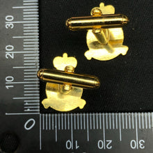 Lade das Bild in den Galerie-Viewer, British RAF Fighter Command Military Cufflinks Set - The Militaria Shop