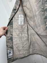 Charger l'image dans la galerie, Surplus US Air Force UCP Uniform Jacket 36R - The Militaria Shop