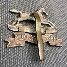 Lade das Bild in den Galerie-Viewer, Original WW2 British Army Cap Badge - West Yorkshire Regiment - The Militaria Shop
