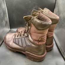 Lade das Bild in den Galerie-Viewer, British Army Surplus Brown Leather Bates Male Combat Patrol Boots - Size UK 9 W - The Militaria Shop