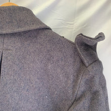 Charger l'image dans la galerie, Original British Army Foot Guards Greatcoat Other Ranks - Size 176/100 - The Militaria Shop