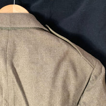 Lade das Bild in den Galerie-Viewer, Original WW2 US Army Class A Dress Jacket 1942 - Private Ryan Prop - 39" Large - The Militaria Shop