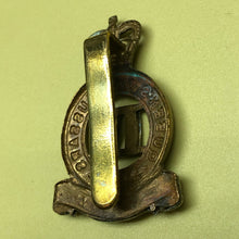 Lade das Bild in den Galerie-Viewer, Original British Army Cap Badge - 4th Queen's Own Hussars - The Militaria Shop