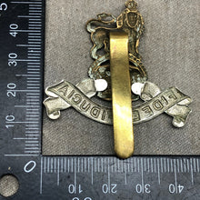Load image into Gallery viewer, Original WW1 WW2 British Army Royal Army Pay Corps RAPC Cap Badge - The Militaria Shop