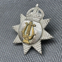 Load image into Gallery viewer, Original WW1 British Army Cap Badge - Bandsman / Musicians (Bandmaster) - The Militaria Shop