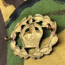 Lade das Bild in den Galerie-Viewer, Original British Army WW2 Sleeve Badge - Warrant Officer Class 2 - The Militaria Shop