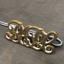 Lade das Bild in den Galerie-Viewer, Original WW1 British Army Royal Army Pay Corps RAPC Brass Shoulder Title - The Militaria Shop