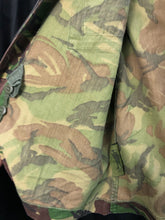 Charger l'image dans la galerie, Genuine British Army Camouflage DPM Jacket - Size 170/104 - The Militaria Shop