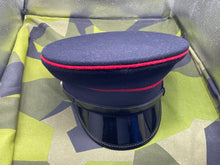 Lade das Bild in den Galerie-Viewer, Original British Army Royal Engineers Peaked Cap - Size 54cm - The Militaria Shop