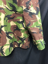 Charger l'image dans la galerie, Genuine British Army DPM Camouflage Jacket - Size 170/96 - The Militaria Shop