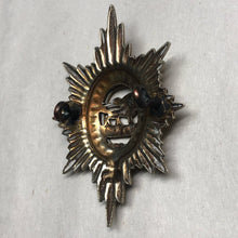Load image into Gallery viewer, Original WW1 British Army Worcestershire Regiment Cap Badge - The Militaria Shop