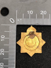 Charger l'image dans la galerie, Original WW1 British Army The Dorsetshire Regiment Collar Badge - Cast Brass - The Militaria Shop