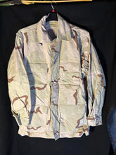 Load image into Gallery viewer, Gulf War US Army DCU Camouflaged Combat Field Coat/Jacket - Medium/Long - The Militaria Shop