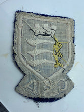 Load image into Gallery viewer, Unknown British Army Division Sign / Large Cloth Badge - The Militaria Shop