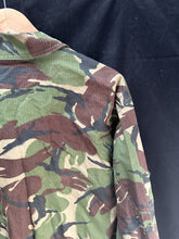 Charger l'image dans la galerie, Genuine British Army DPM Camouflaged Combat Field Jacket - Size 170/104 - The Militaria Shop