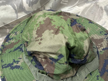 Load image into Gallery viewer, Genuine US Army Jungle Camouflage Boonie Sun Hat Hot Weather Type II - Size 8 - The Militaria Shop