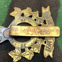 Load image into Gallery viewer, Original Canadian Army Le Régiment de Hull Beret / Cap Badge - The Militaria Shop