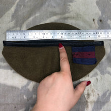Lade das Bild in den Galerie-Viewer, Genuine British Army Beret - Guards Division - Size 55 - The Militaria Shop