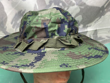 Load image into Gallery viewer, Genuine US Army Jungle Camouflage Boonie Sun Hat Hot Weather Type II - Size 7 - The Militaria Shop