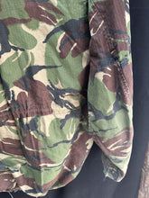 Charger l'image dans la galerie, Genuine British Army DPM Camouflaged Combat Field Jacket - Size 170/104 - The Militaria Shop