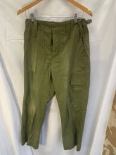 Charger l'image dans la galerie, Genuine British Army Surplus Lightweight Men's Trousers - Size 72/80/96 - The Militaria Shop