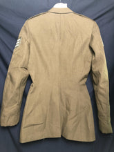 Lade das Bild in den Galerie-Viewer, Original British Army No.2 Dress Uniform Jacket - Grade 1 - Size 176/92/76 - The Militaria Shop