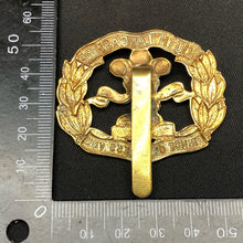 Load image into Gallery viewer, Original WW1 British Army Cap Badge - South Lancashire - The Militaria Shop