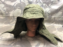 Lade das Bild in den Galerie-Viewer, Original Korean War Era British Army Middle Parka Detatchable Hood - The Militaria Shop