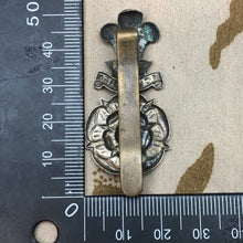 Charger l'image dans la galerie, Original WW1 British Army Regimental Cap Badge - Yorkshire Hussars - The Militaria Shop