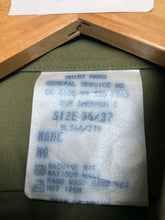 Charger l'image dans la galerie, Genuine British Army OD Green General Service Working Shirt - 40" Chest - The Militaria Shop