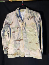 Charger l'image dans la galerie, Gulf War US Army DCU Camouflaged Combat Field Coat/Jacket - 42 Inch Chest - The Militaria Shop